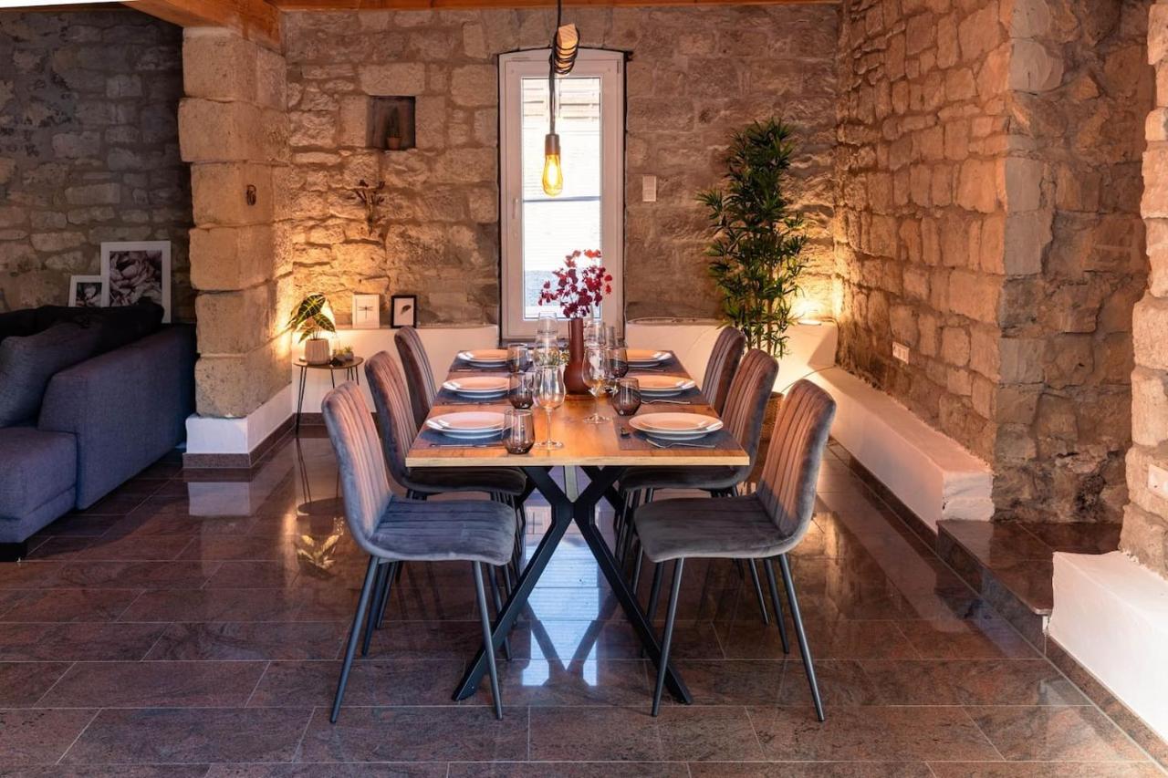 Vulkan-lodge Holiday home *